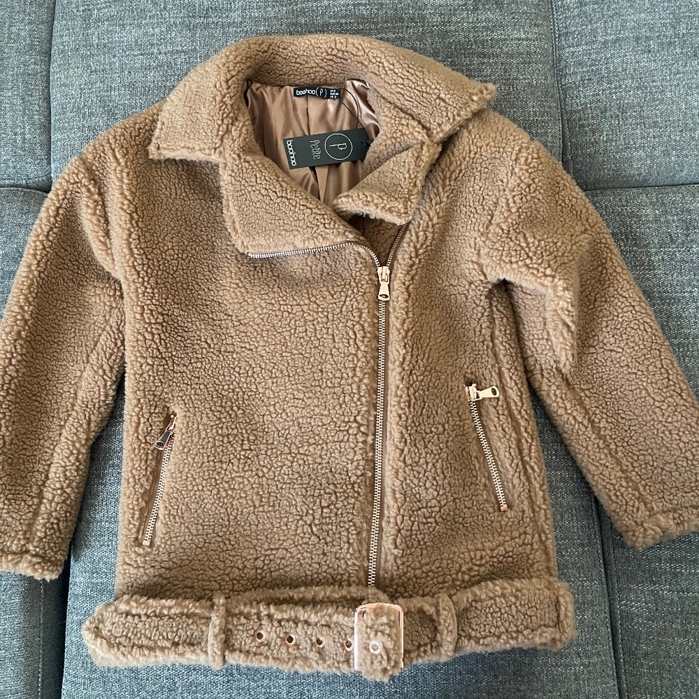 *BRAND NEW Boohoo Teddy Coat